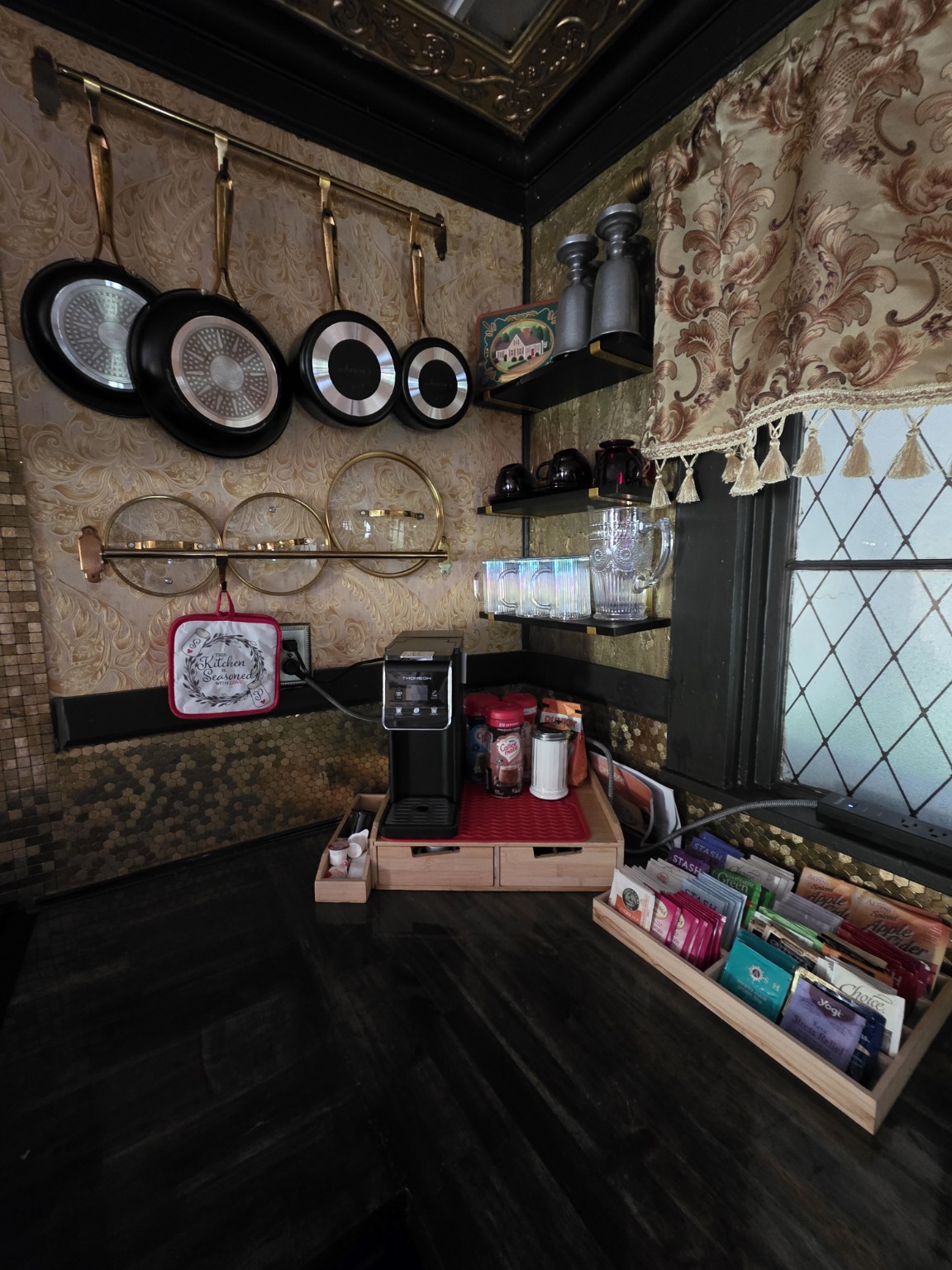 Cabin kitchen corner with storage