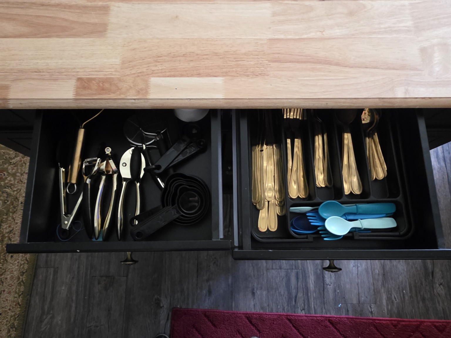 Kitchen utensils drawer